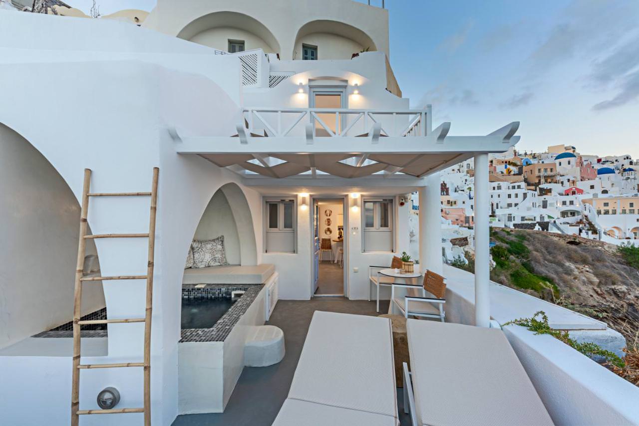 Suite view with Oia town in background Helianthus Suites